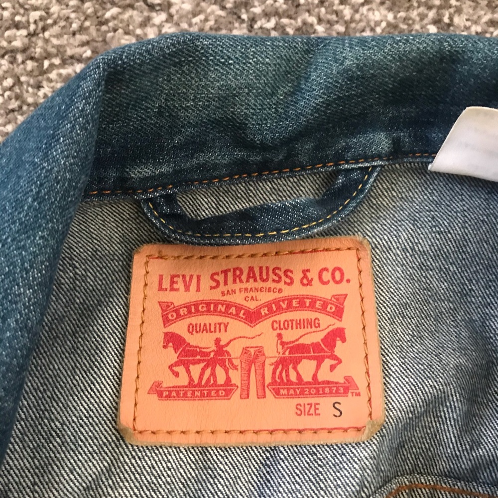 Levi S Jean Jacket View 2
